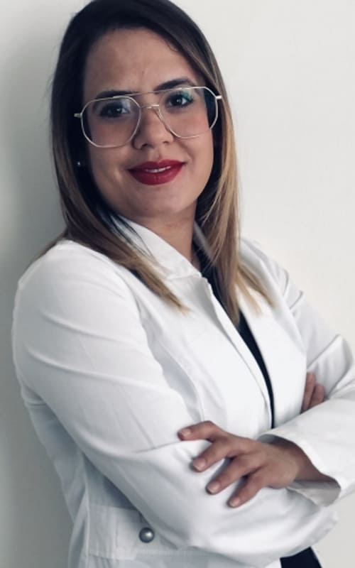 dra-karina-perez-castro-medicina-interna-y-nefrologia-en-cdmx-perfil